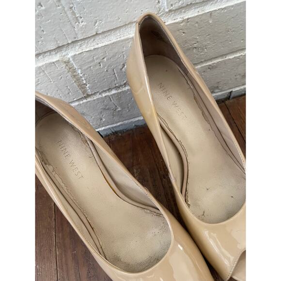 Vintage 90s Nine West Nude Patin Leather Peep Toe 3" Heel Pump Size 8.5M - Picture 8 of 10